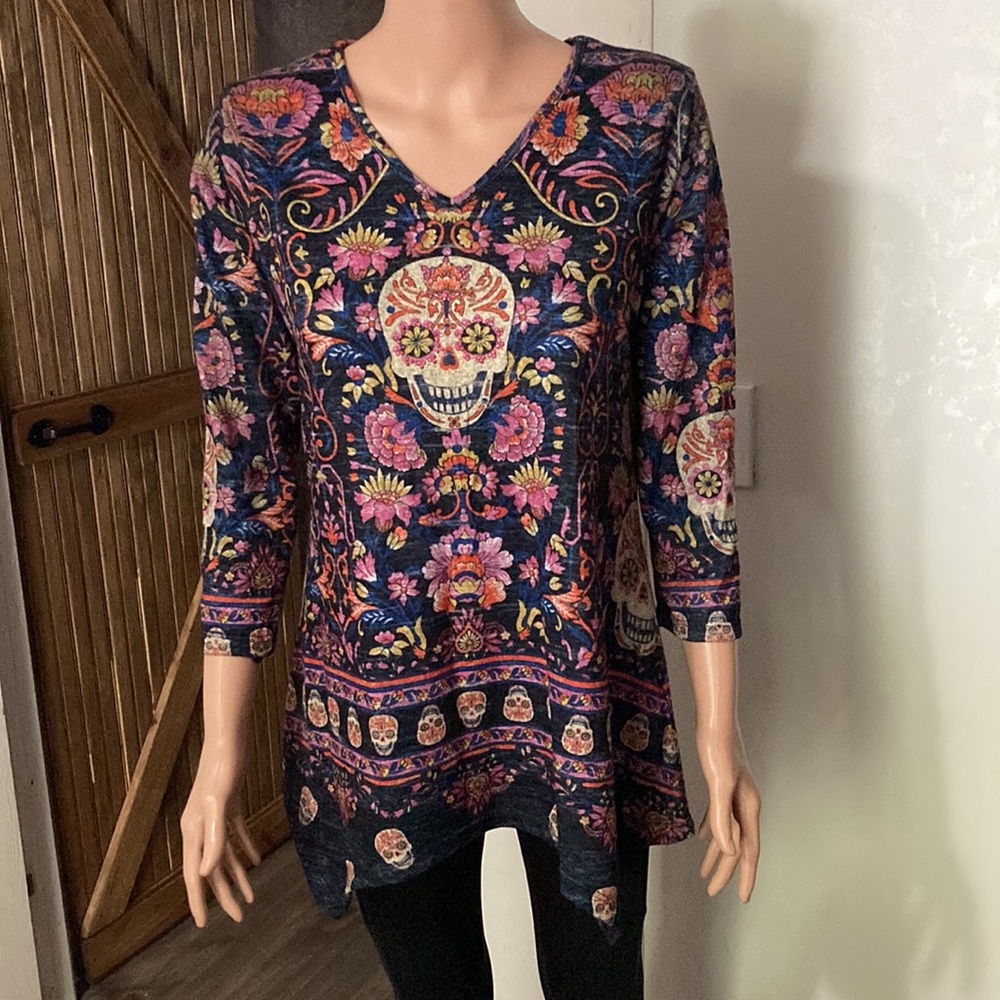 ONE WORLD Navy Floral Sugar Skull V-Neck Long Sleeve Top - Picture 2 of 5